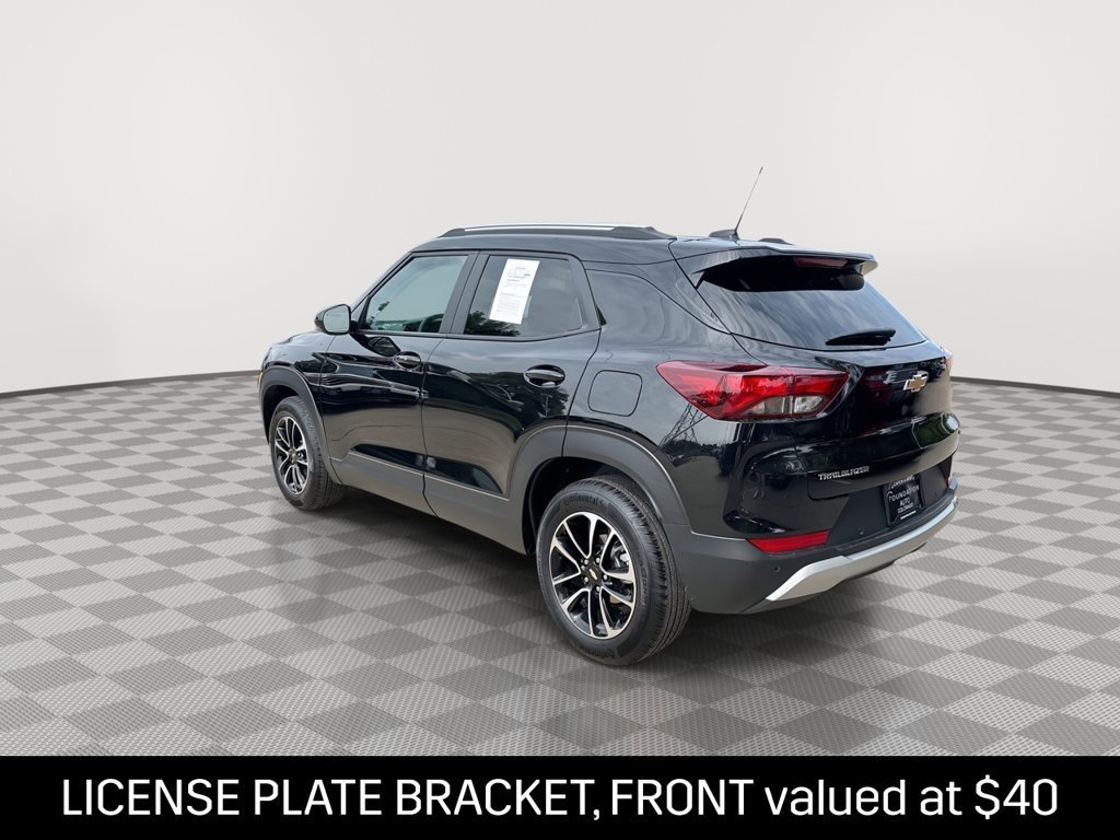New 2026 Mosaic Black Metallic Chevrolet LT image 7