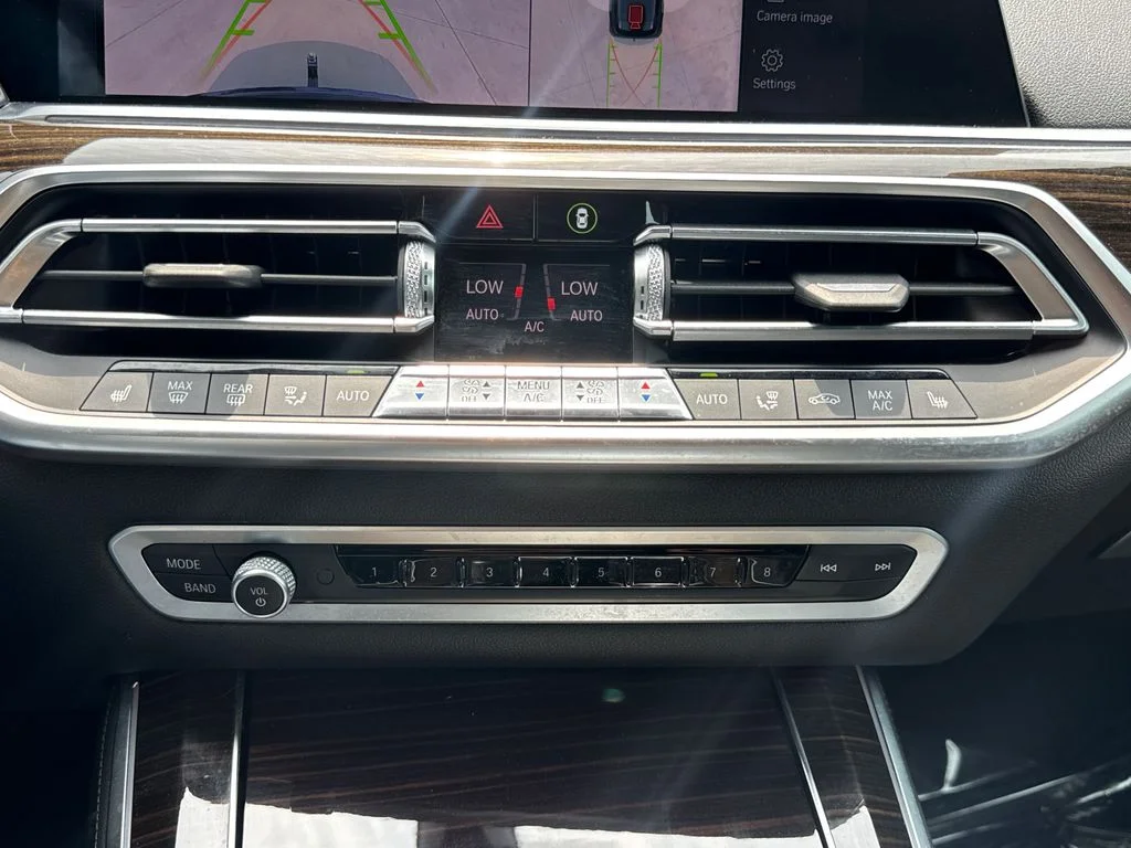 Used 2019 Gray Metallic BMW xDrive40i image 24