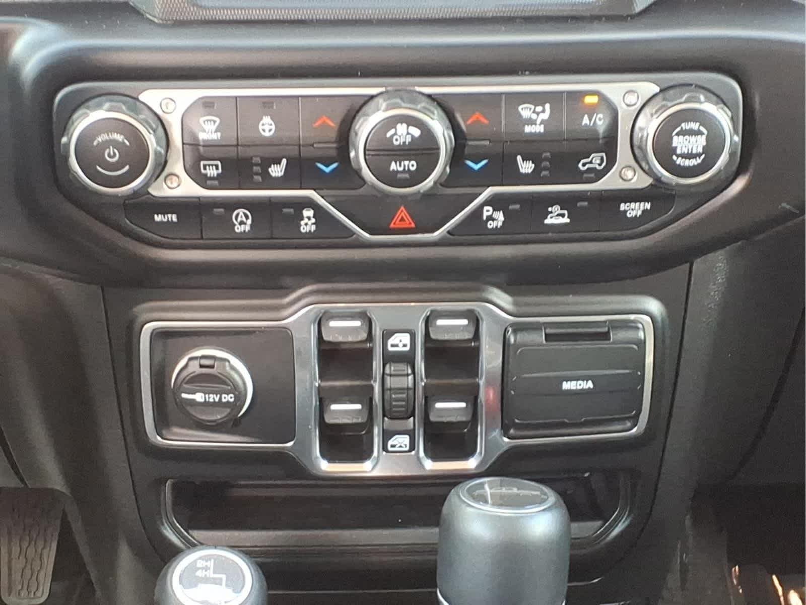 Used 2023 Black Clearcoat Jeep High Altitude image 25
