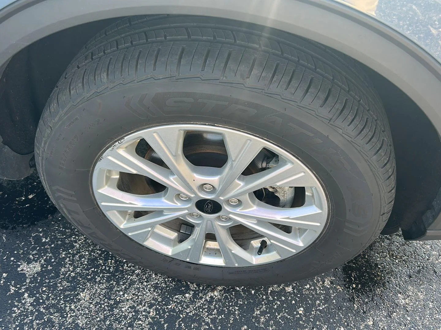 Used 2023 Vapor Blue Ford Active image 10