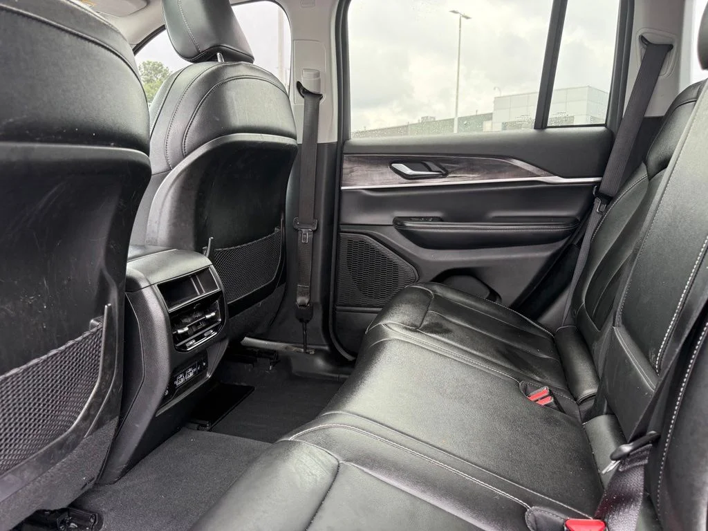 Used 2023 White Jeep Limited image 21