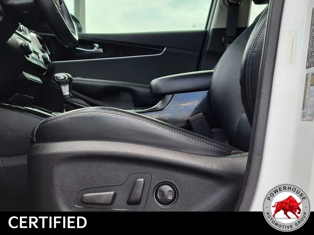 Used 2019 White Kia EX image 25