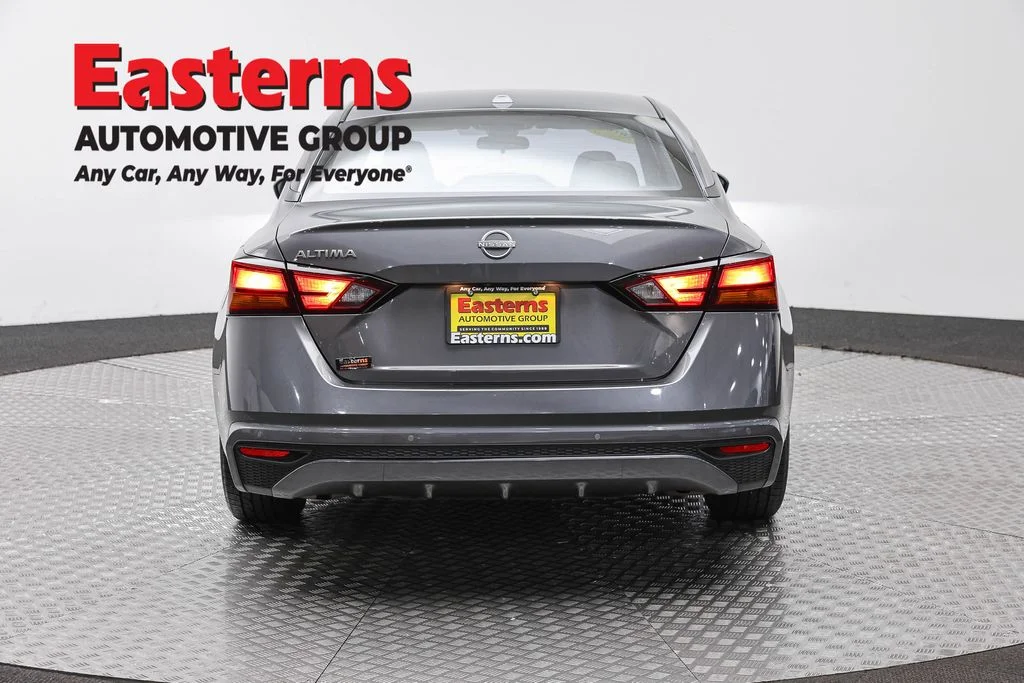 Used 2025 Gray Nissan 2.5 SV image 6