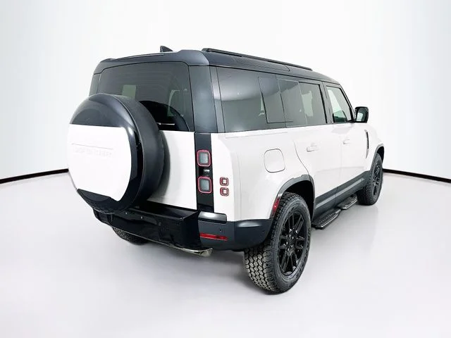 Certified Used 2026 Borasco Grey Land Rover S image 5