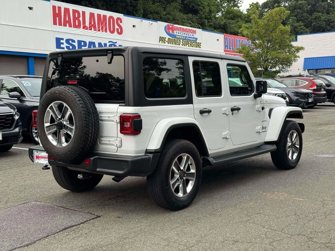 Used 2020 Bright White Clearcoat Jeep Sahara 4x4 image 7