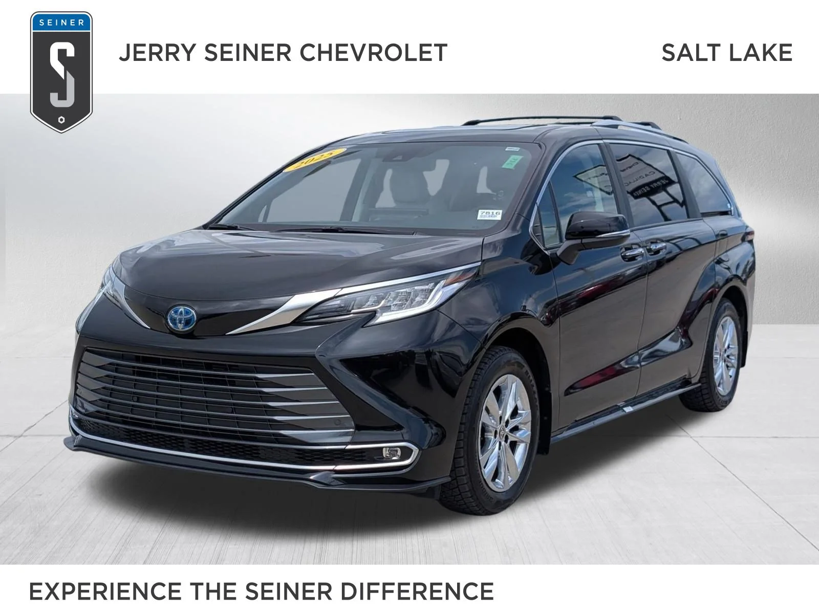 2025 Toyota Sienna Limited 7-Passenger Hybrid AWD's photo