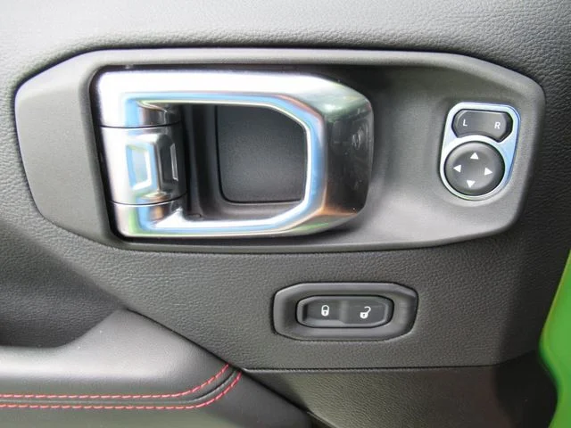 Certified Used 2025  Jeep Rubicon image 22