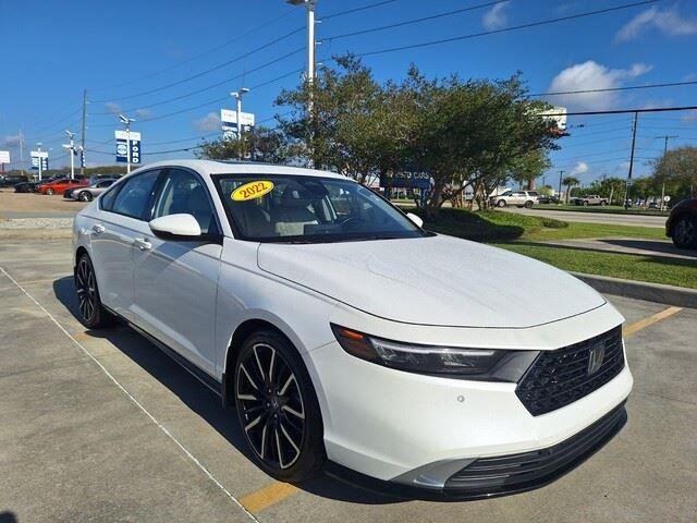 Used 2023 Platinum White Pearl Honda Touring image 7