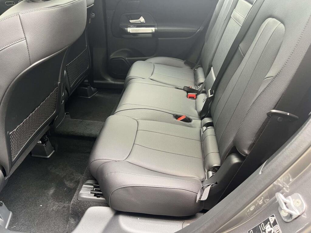 New 2026 Mountain Grey Metallic Mercedes-Benz GLB 250 image 17