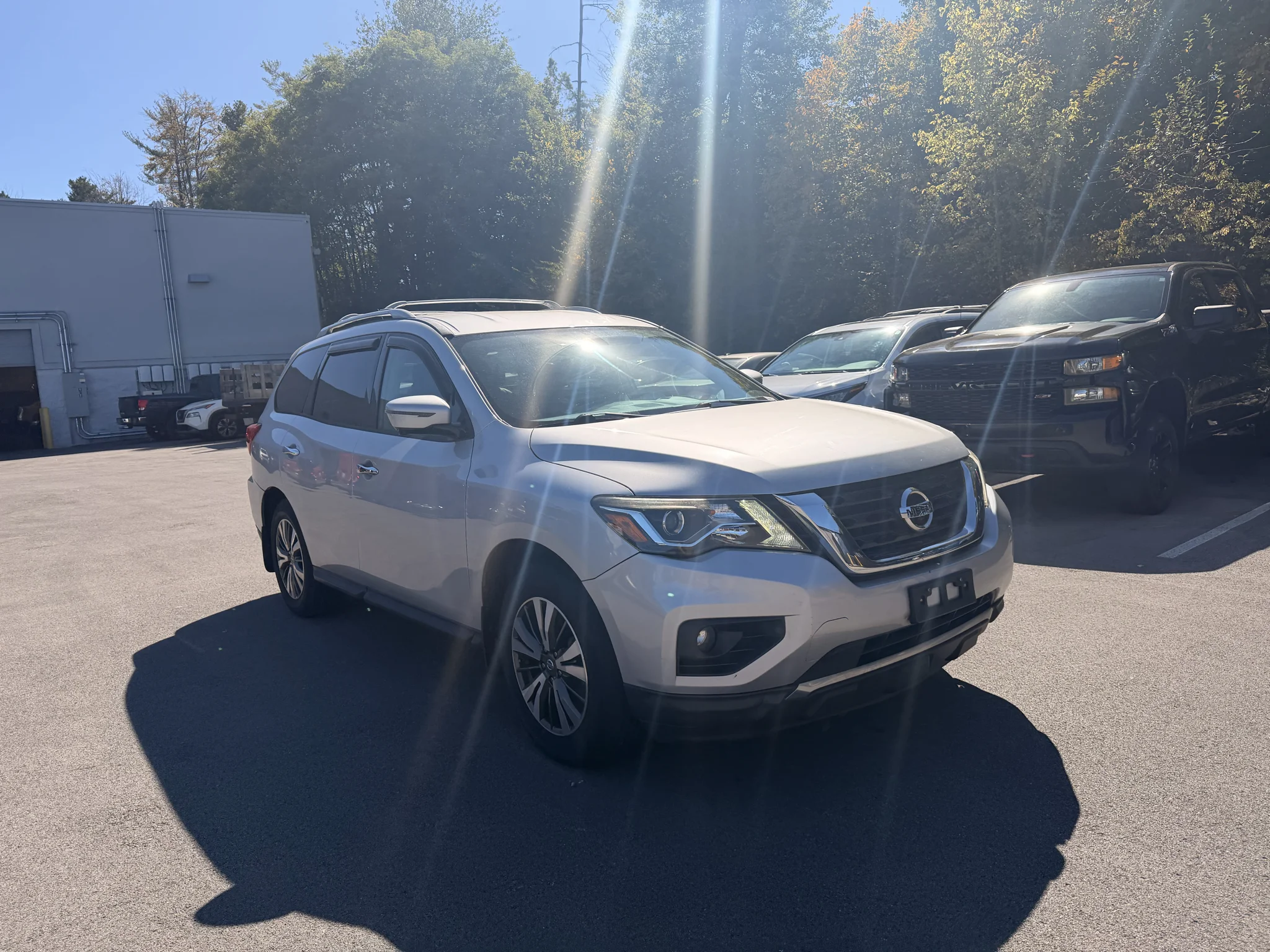 Used 2017 Brilliant Silver Metallic Nissan SL image 3
