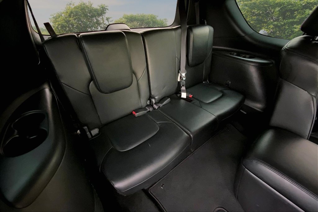 Used 2023 White Nissan SL image 26