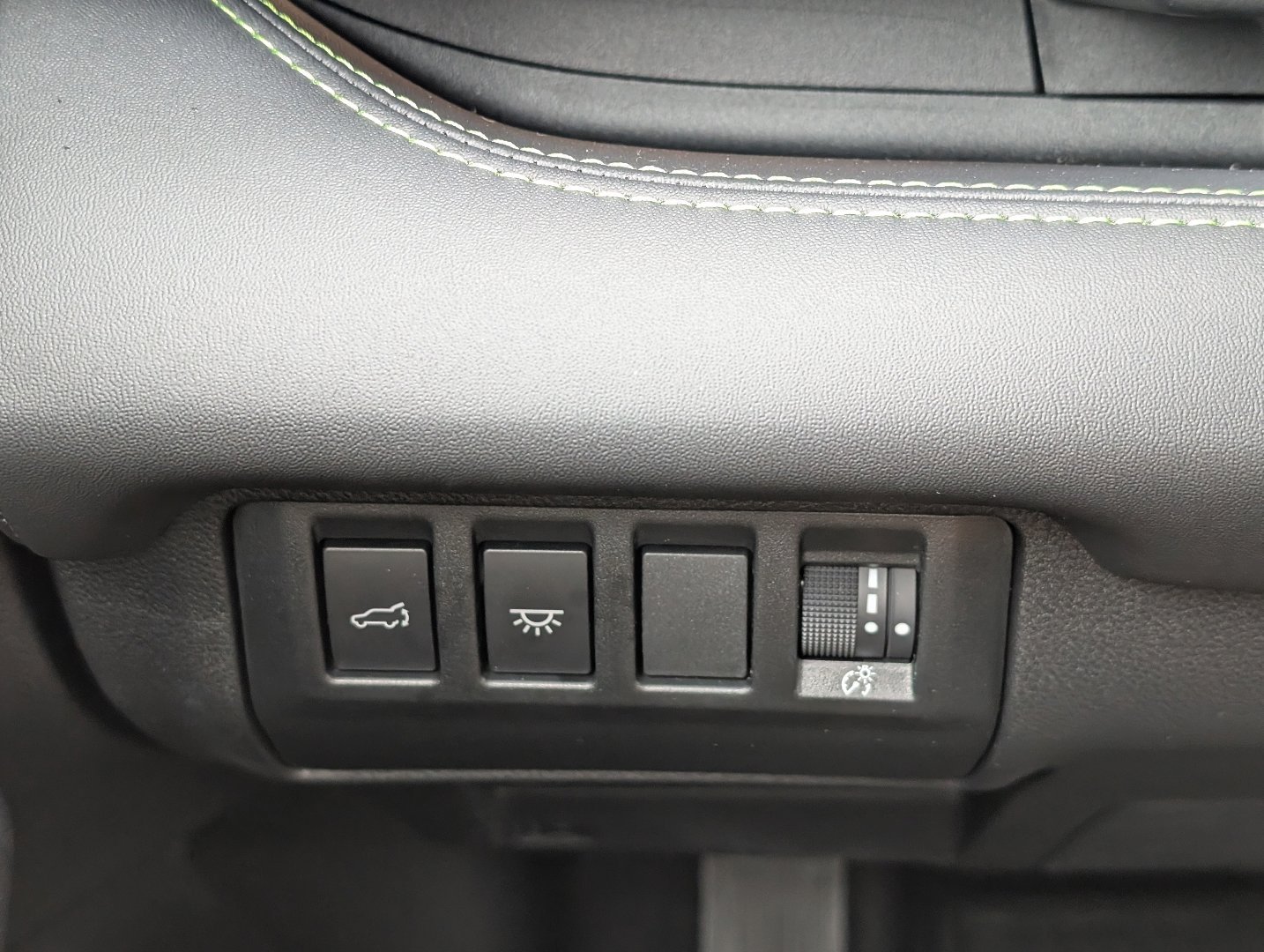 Used 2025 Crystal Black Silica Subaru Onyx Edition Touring image 18