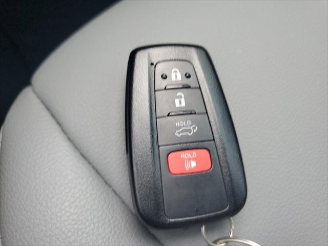 Certified Used 2020 CELESTIAL SILVER METALLIC Toyota  image 25