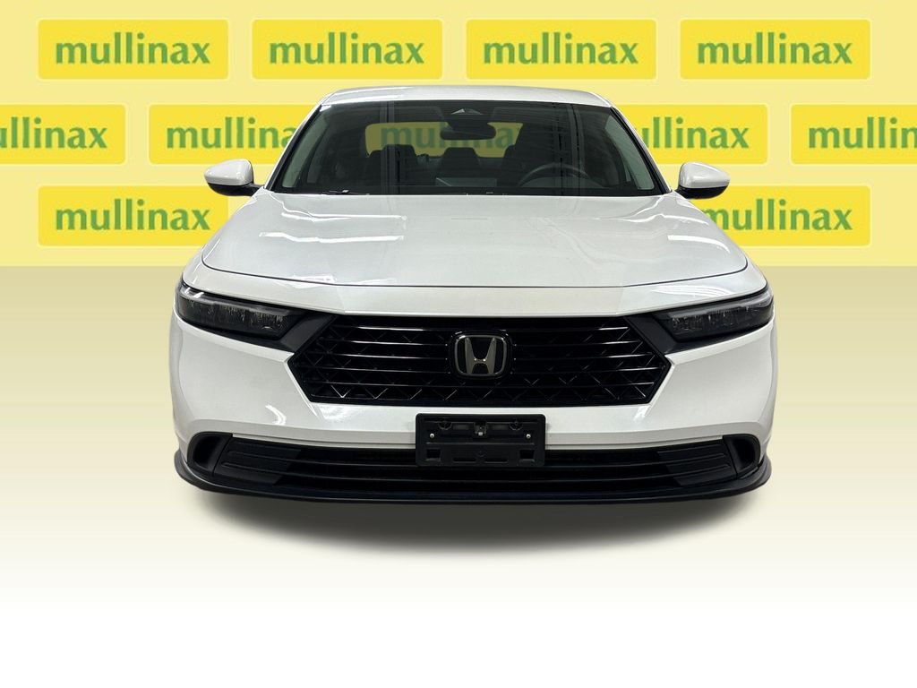 Used 2023 White Honda LX image 5