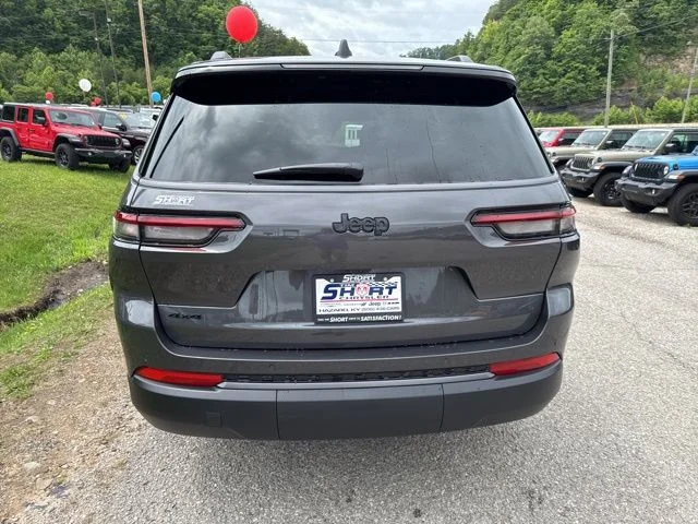 New 2026 Baltic Gray Metallic Clear-Coat Exterior Paint Jeep Altitude image 4