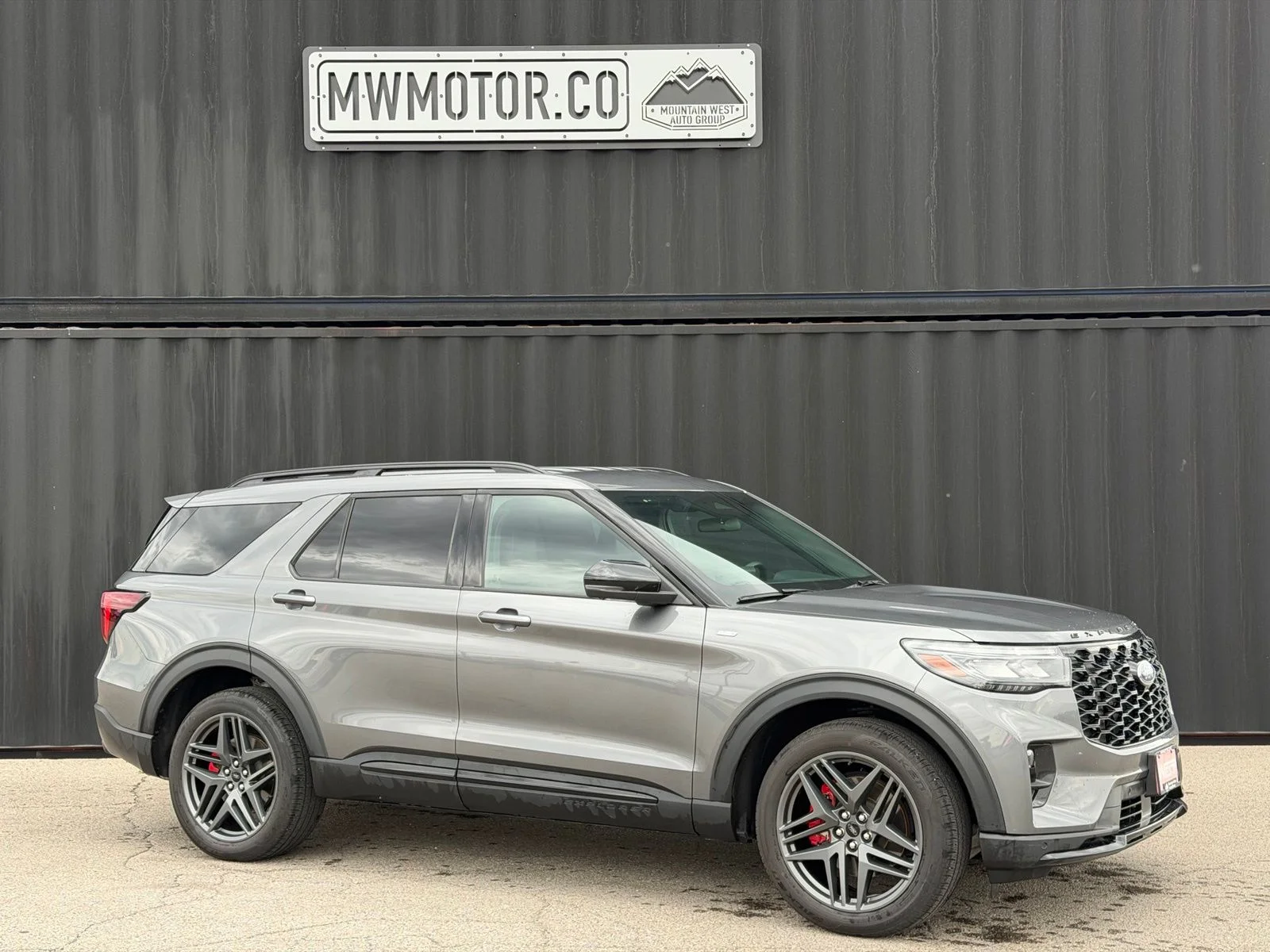 Used 2025 Gray Ford ST-Line image 1