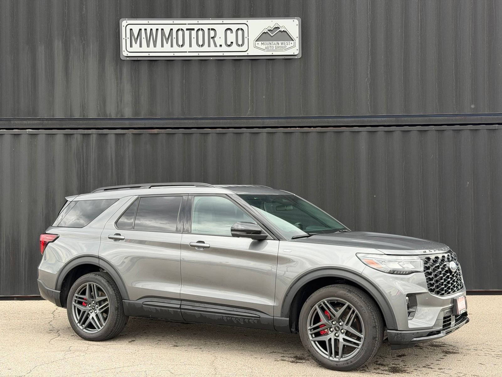 Used 2025 Gray Metallic Ford ST-Line image 1