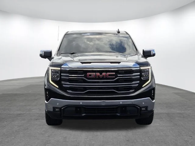 Certified Used 2023 Onyx Black GMC SLT image 2