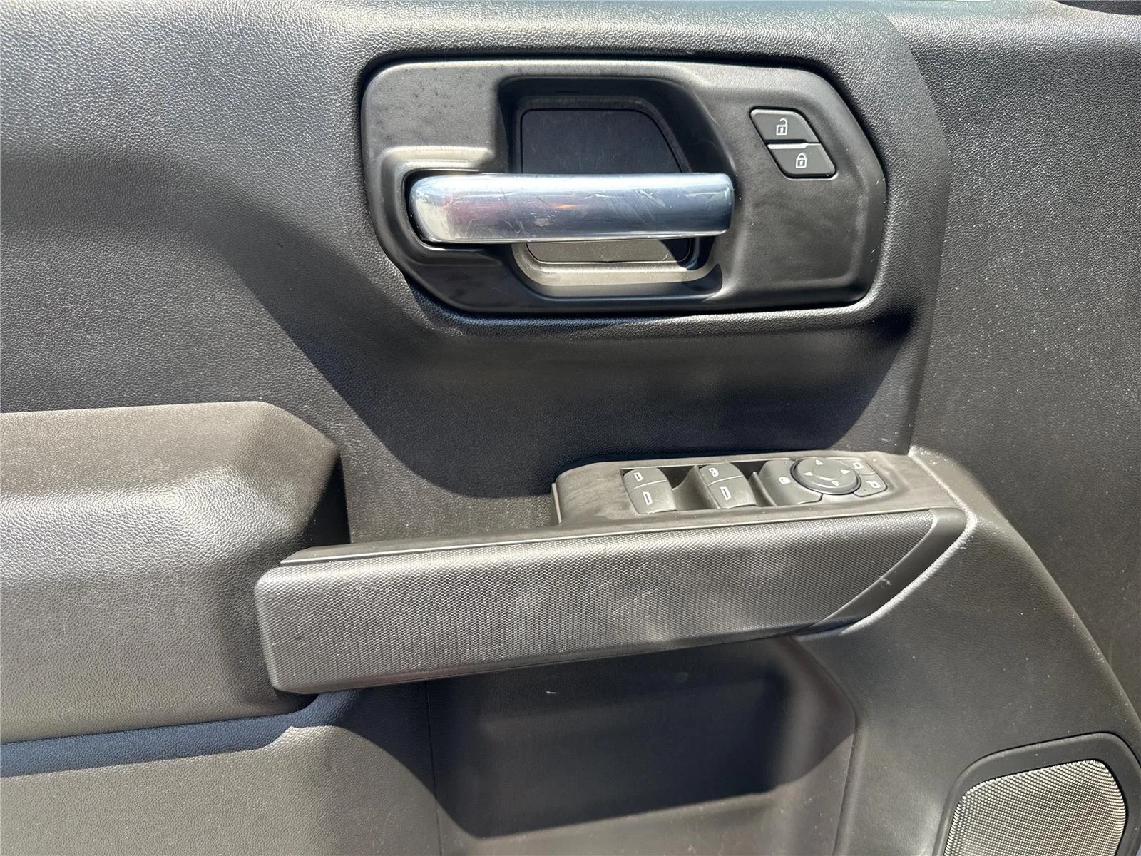 Used 2021 NORTHSKY BLUE METALLIC Chevrolet Custom image 18
