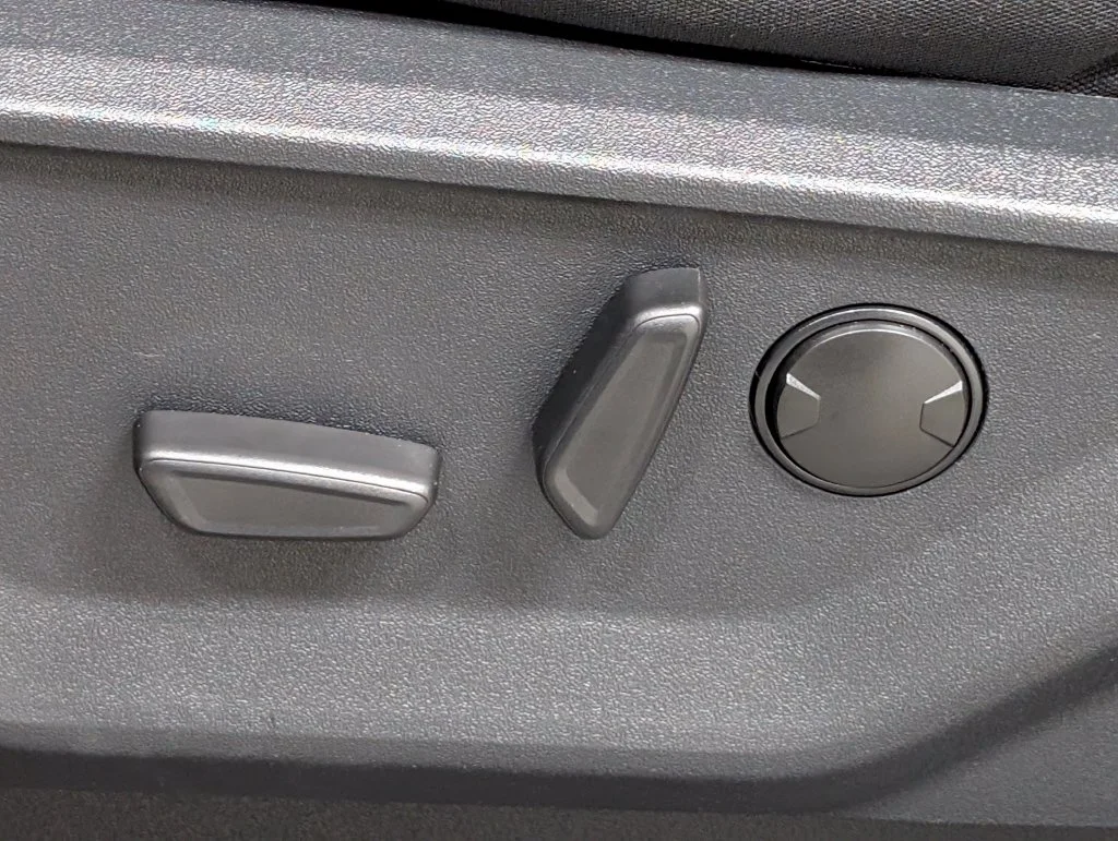 New 2026 Agate Black Metallic Ford XLT image 16