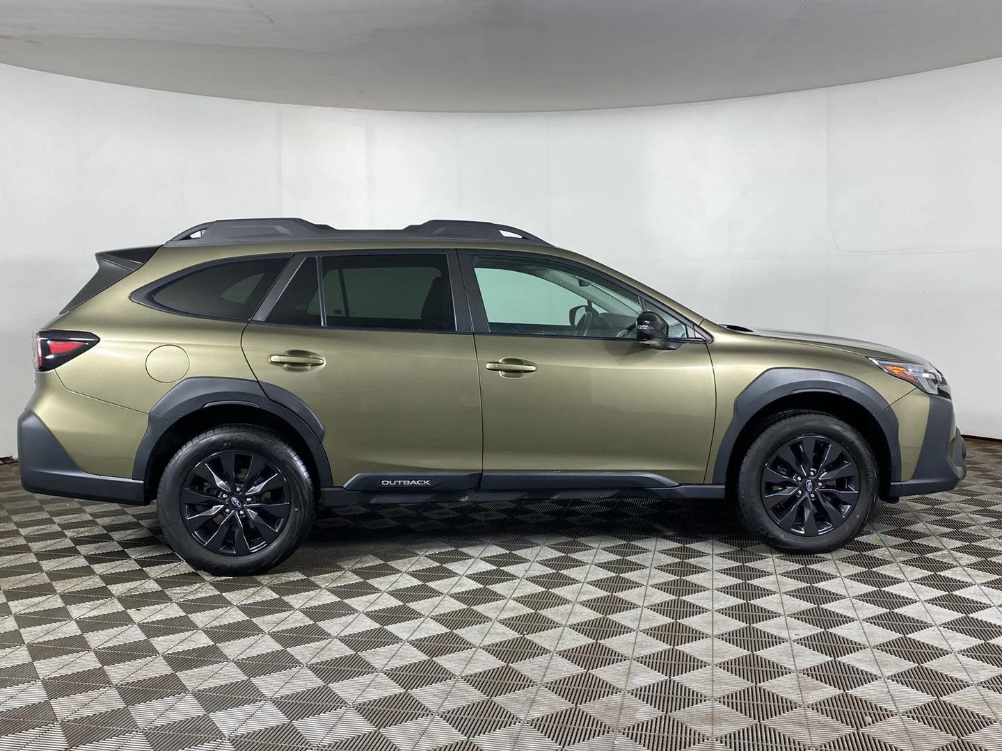 Used 2024 Autumn Green Metallic Subaru Onyx Edition image 4