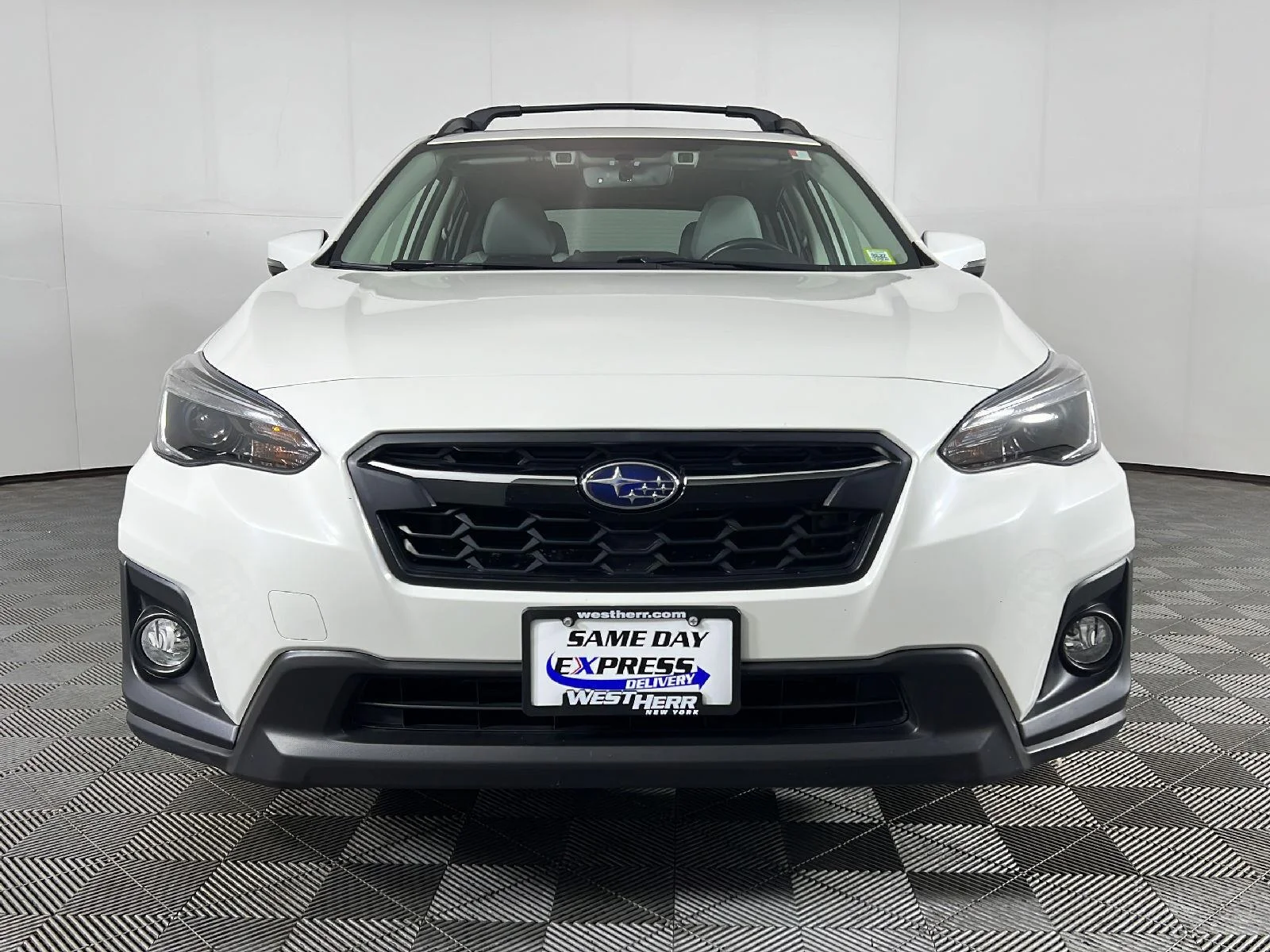Used 2019 Crystal White Pearl Subaru Limited image 13