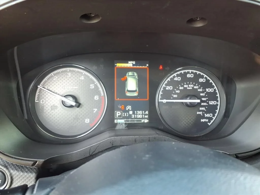 Used 2023 White Subaru  image 28