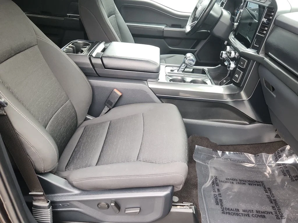Used 2023 Black Ford XLT image 16