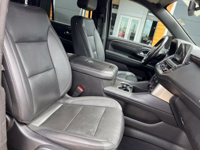 Used 2022 Black Chevrolet Z71 image 24