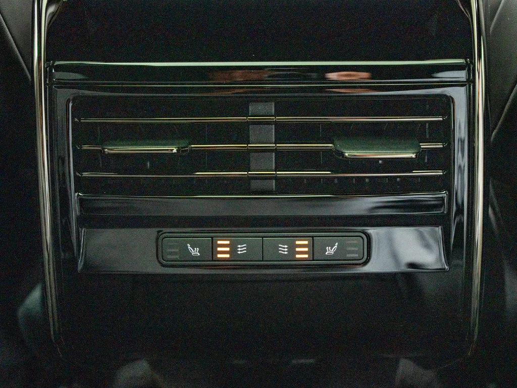 New 2026 Firenze Red Land Rover Dynamic SE image 40