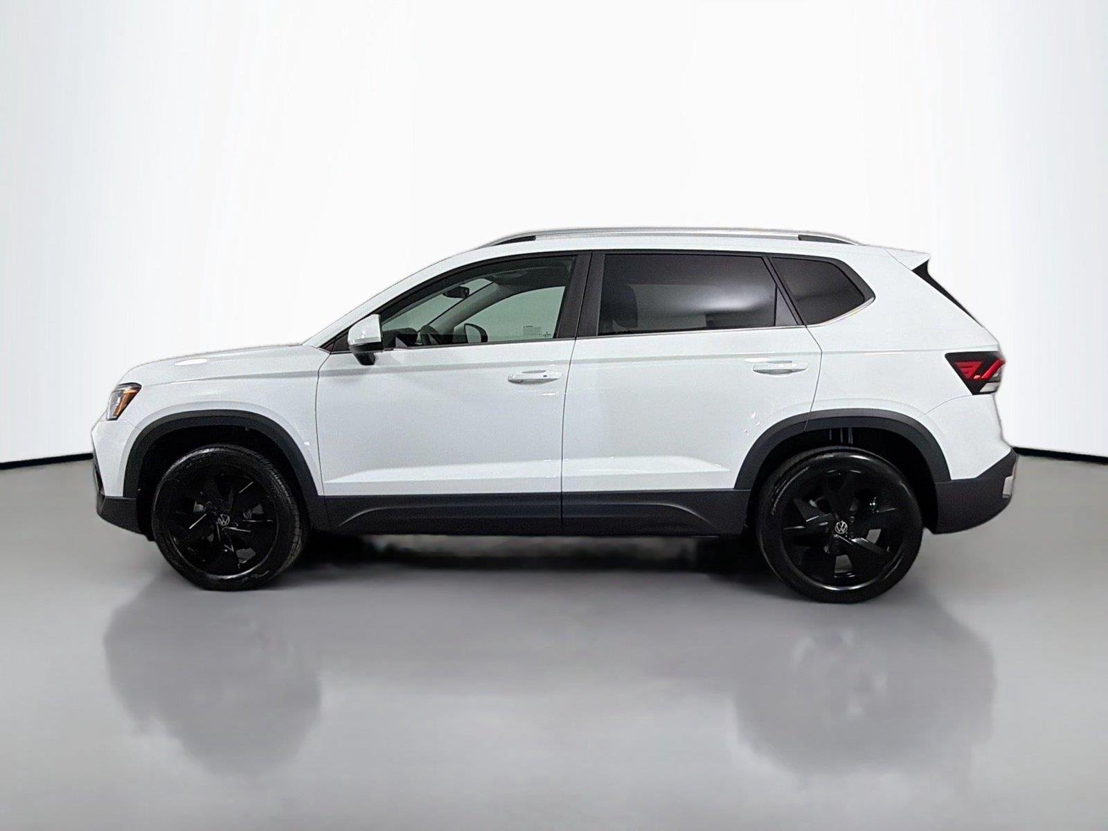 2026 Volkswagen Taos SE - Photo 8