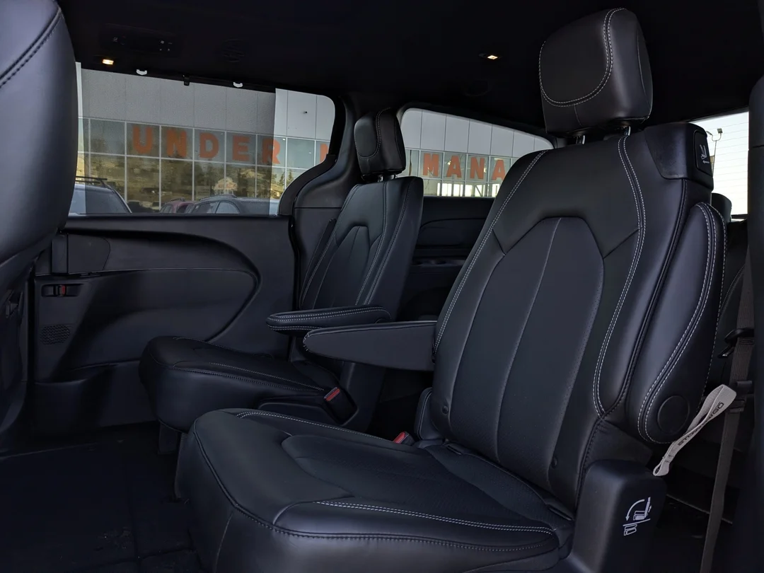 New 2026 Black Chrysler Select - - FWD - Panoramic Sunroof - Power Sliding Doors - S App Pkge & More! image 27
