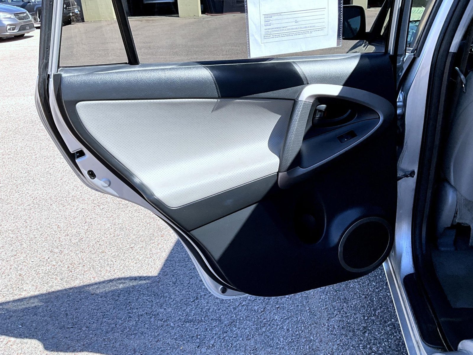 Used 2007 Silver Toyota Limited image 22
