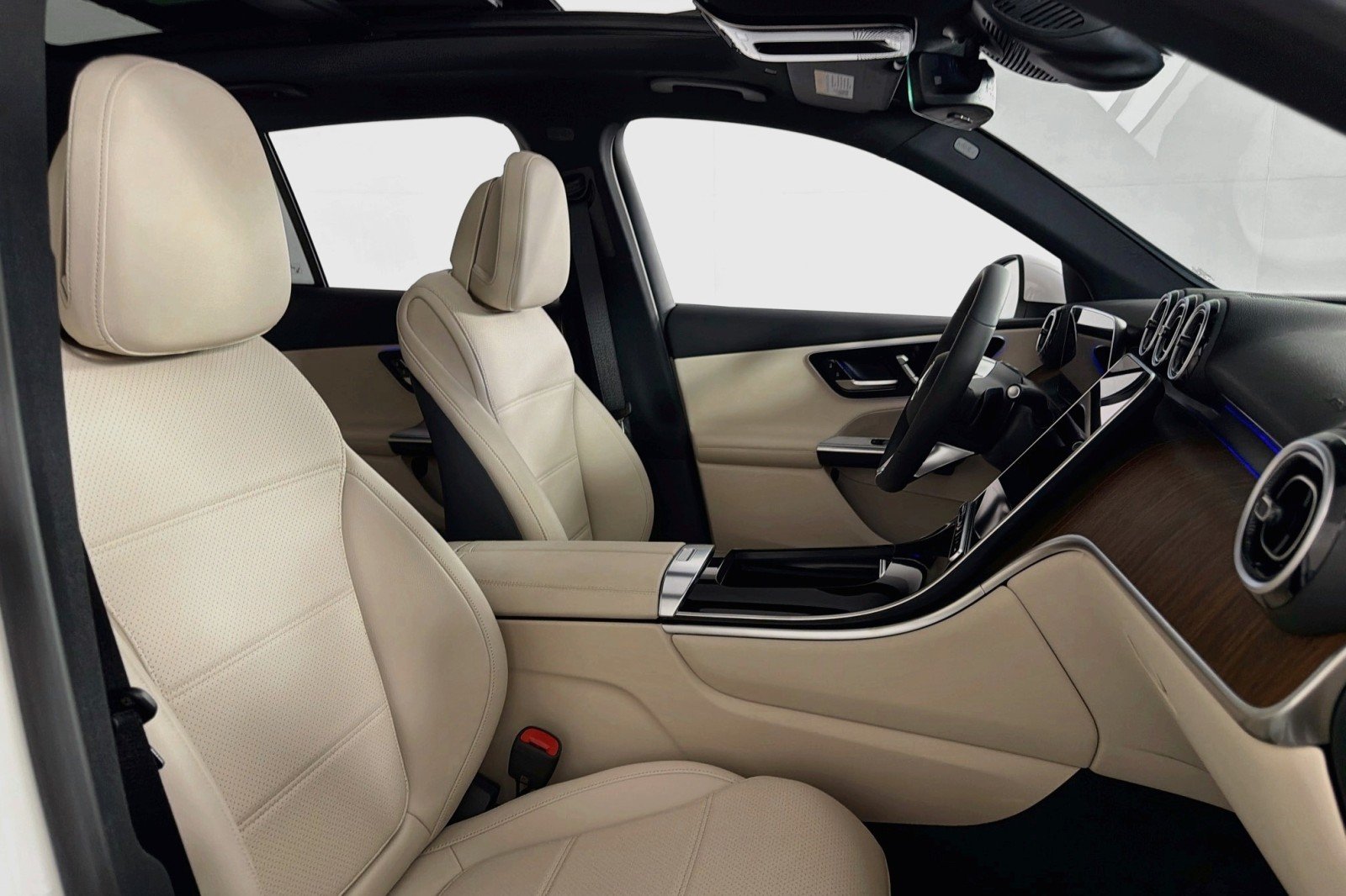 New 2026 Polar White Mercedes-Benz GLC 300 SUV image 6