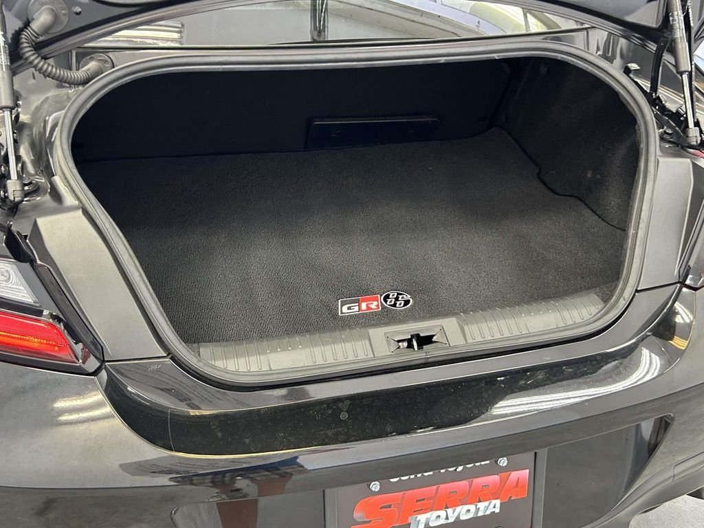 Used 2023  Toyota Base image 11