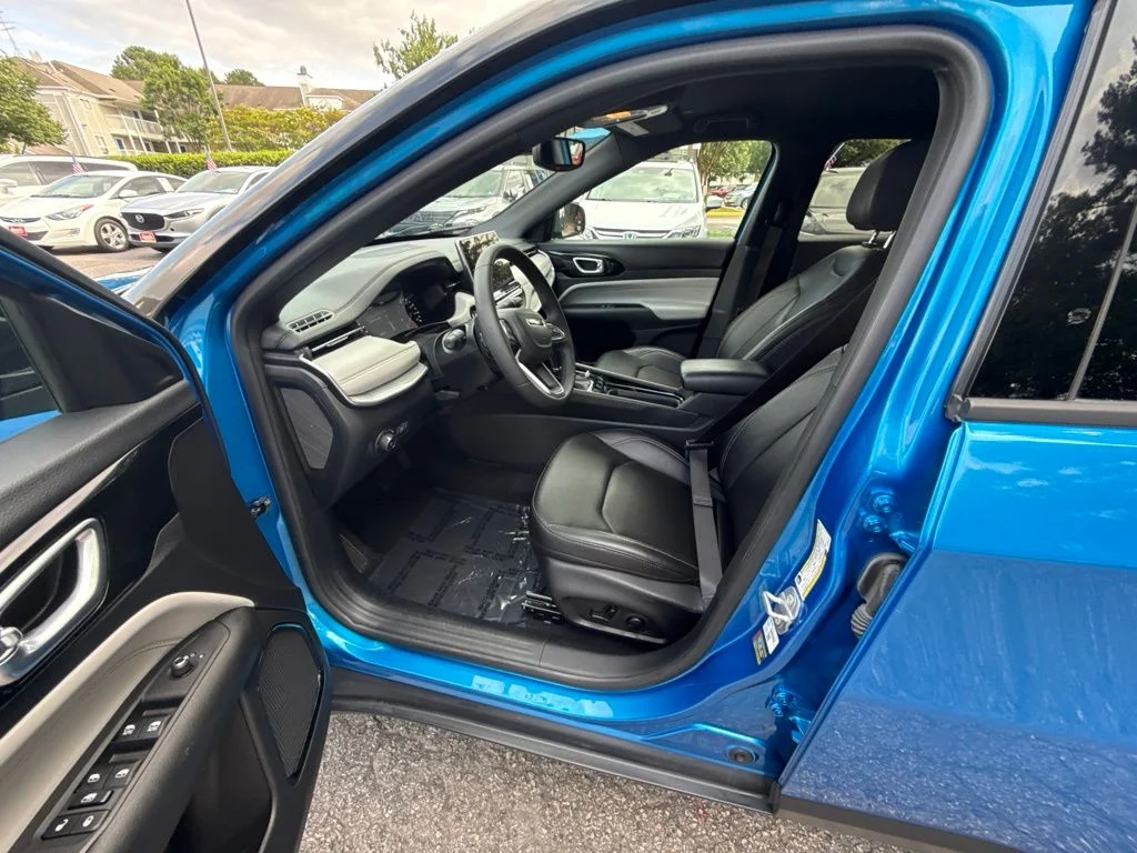 Used 2025 Blue Jeep Limited image 12