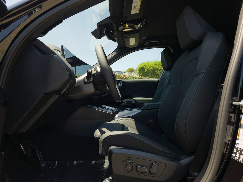 New 2026 Black Sapphire Metallic BMW 30 xDrive image 8
