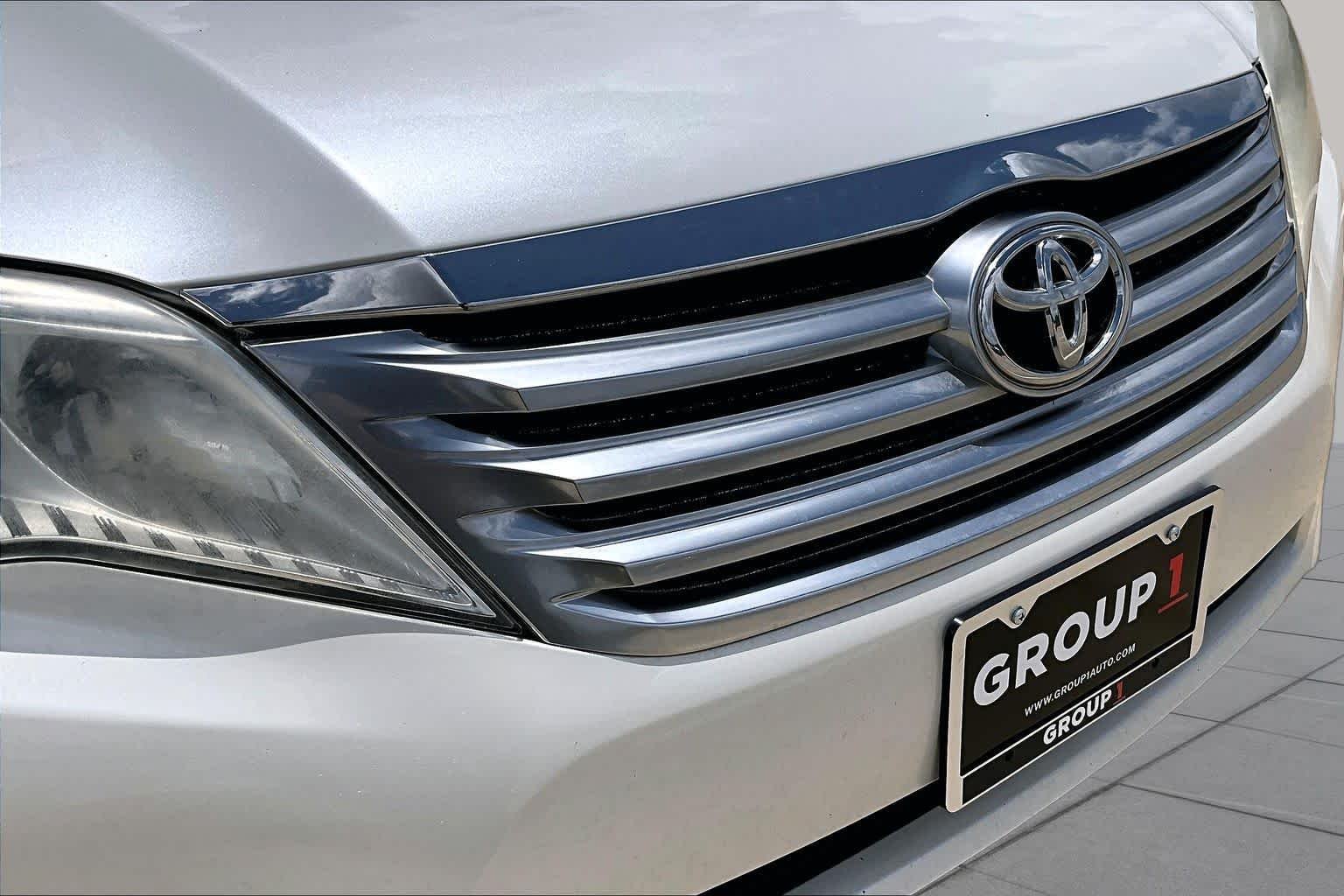 Used 2012 Blizzard Pearl Toyota Limited image 30