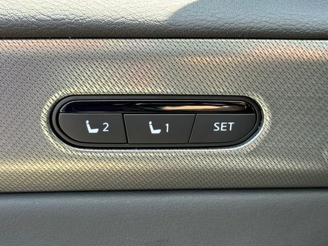 New 2027 Gray INFINITI LUXE image 19