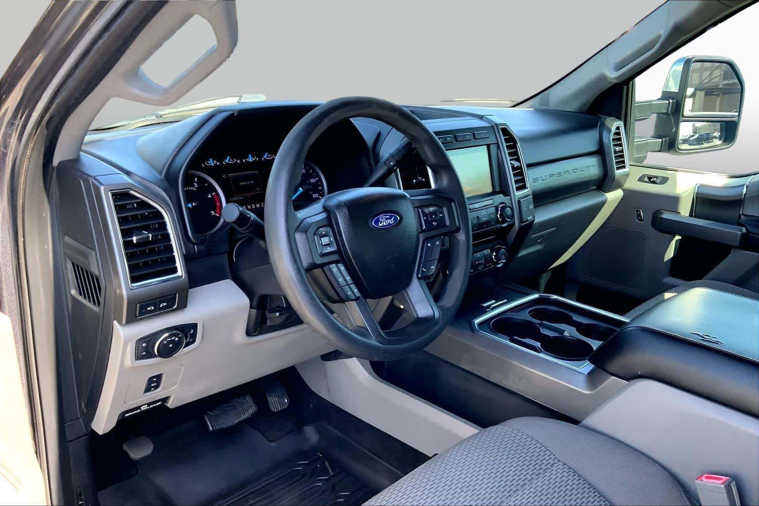 Used 2018 Magnetic Metallic Ford XLT image 16