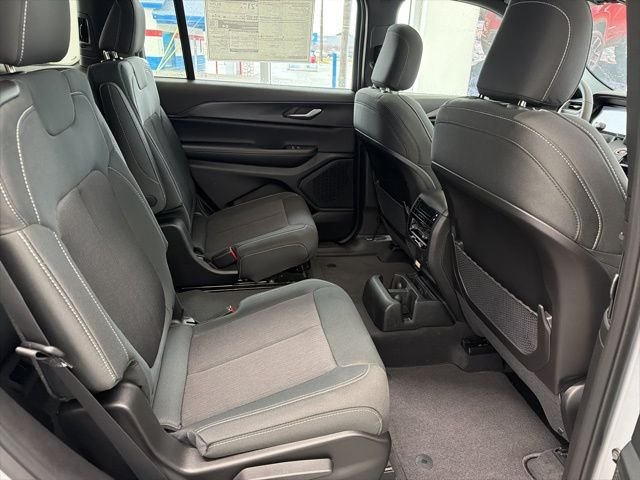 New 2026 Silver Zynith Exterior Paint Jeep Laredo image 11