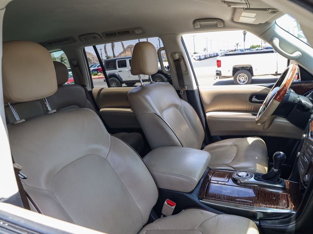 Used 2018 Brown Nissan SL image 18