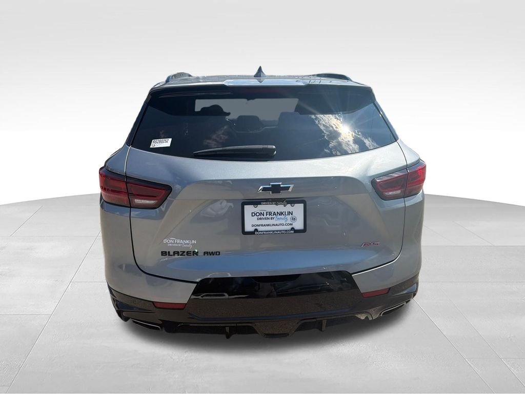 Used 2024 Gray Chevrolet RS image 4