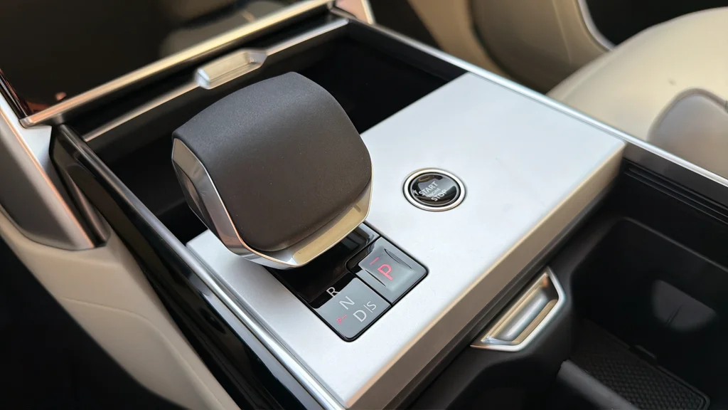 Used 2026 White Land Rover SE image 24