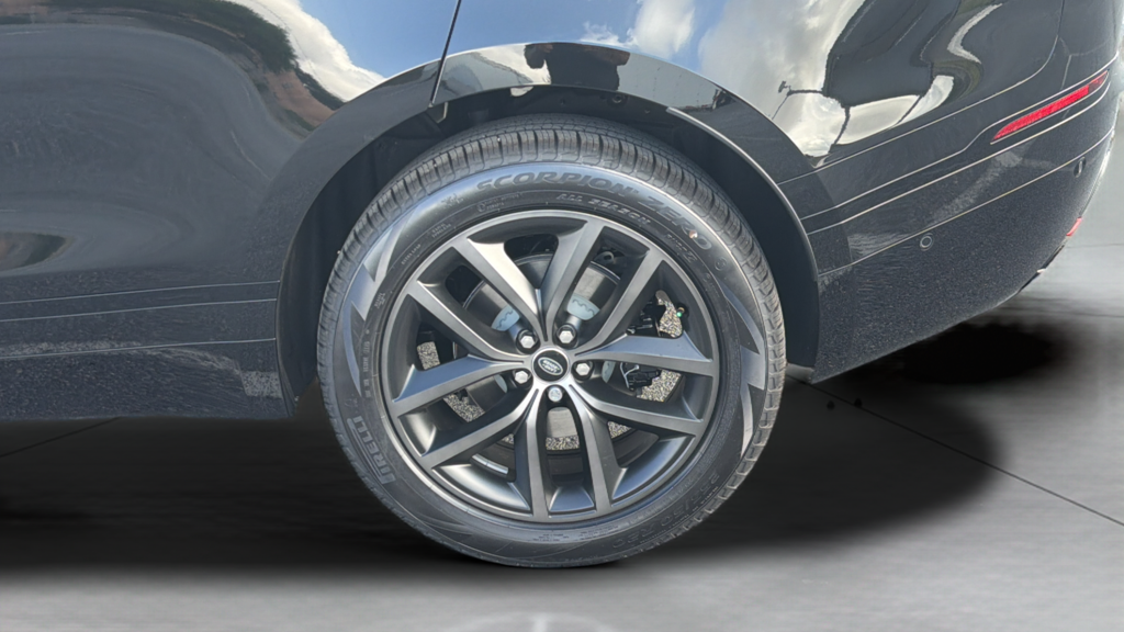 New 2026 Santorini Black Land Rover  image 16
