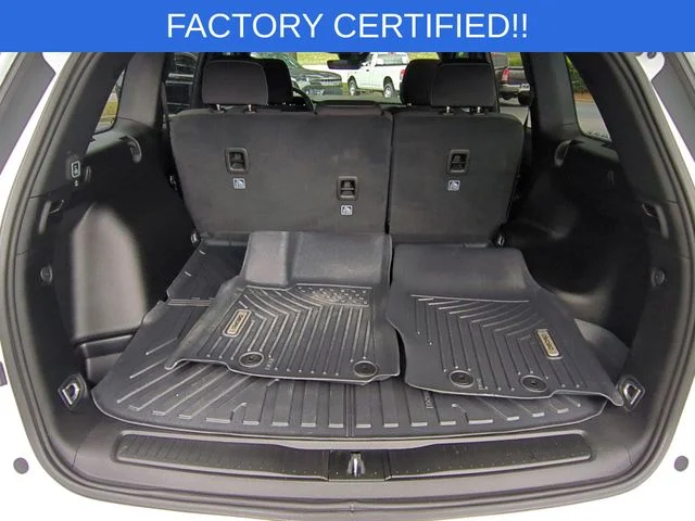 Used 2025 White/off-white Jeep Laredo X image 34