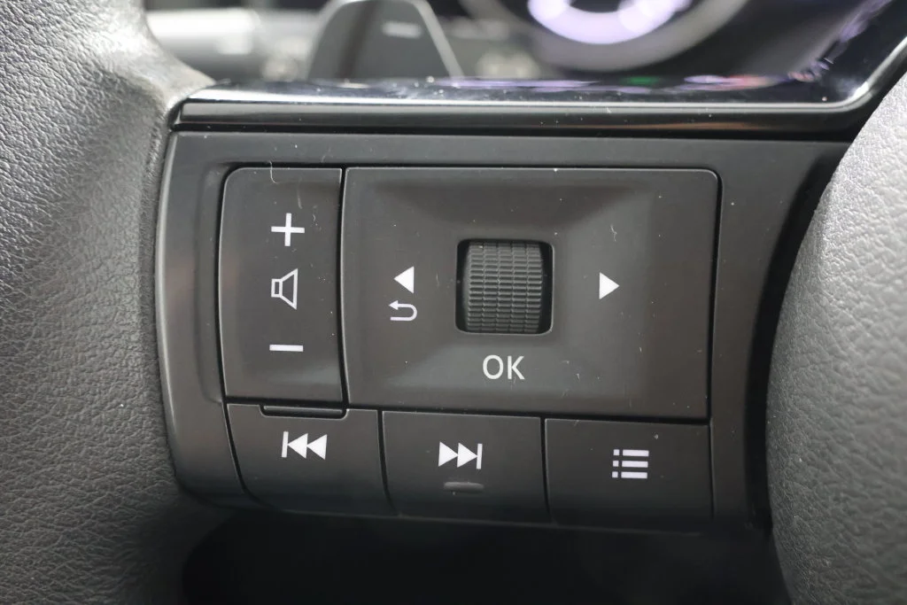 Used 2023 Super Black Nissan SV image 11