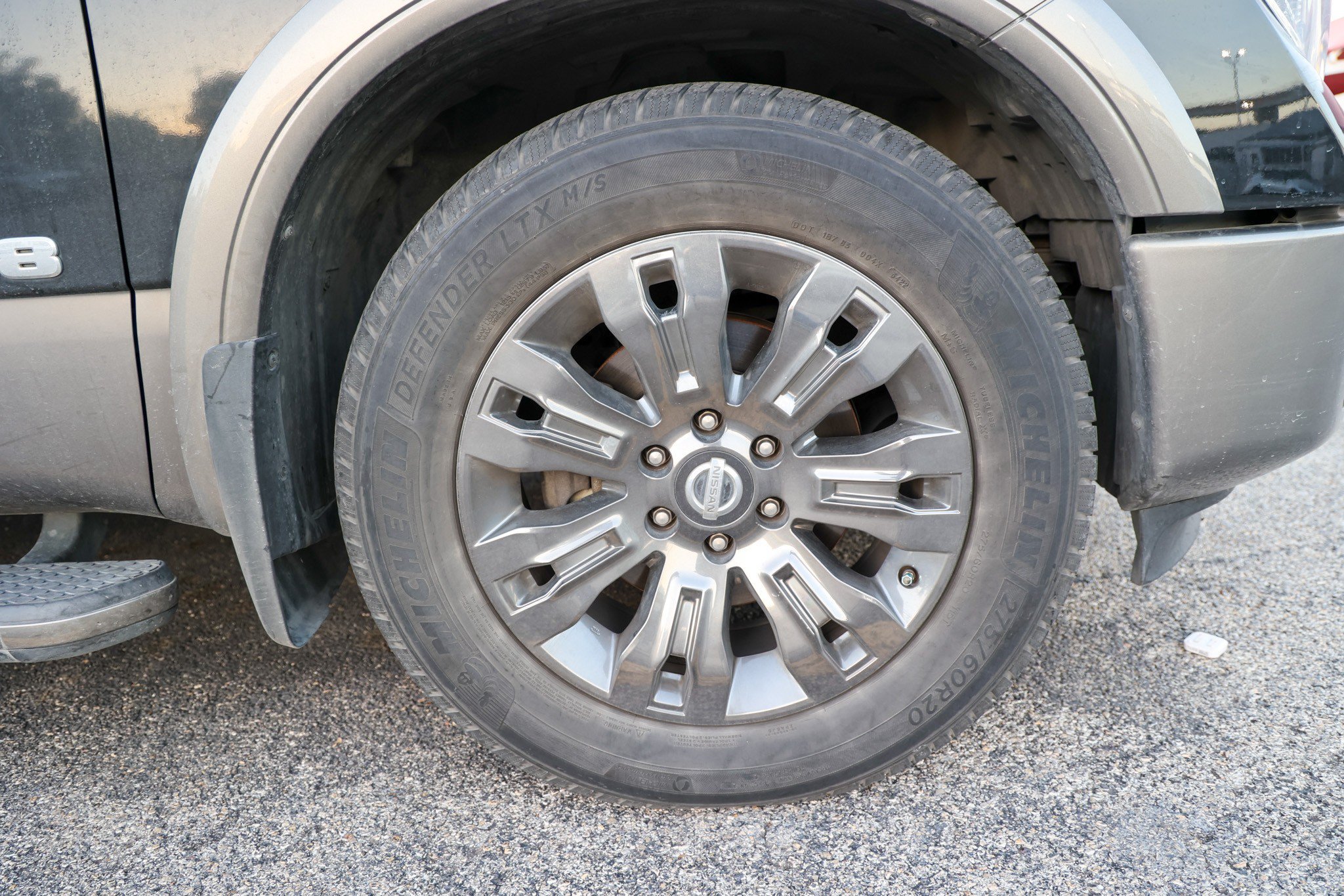 Used 2018 Magnetic Black Nissan Platinum Reserve image 13