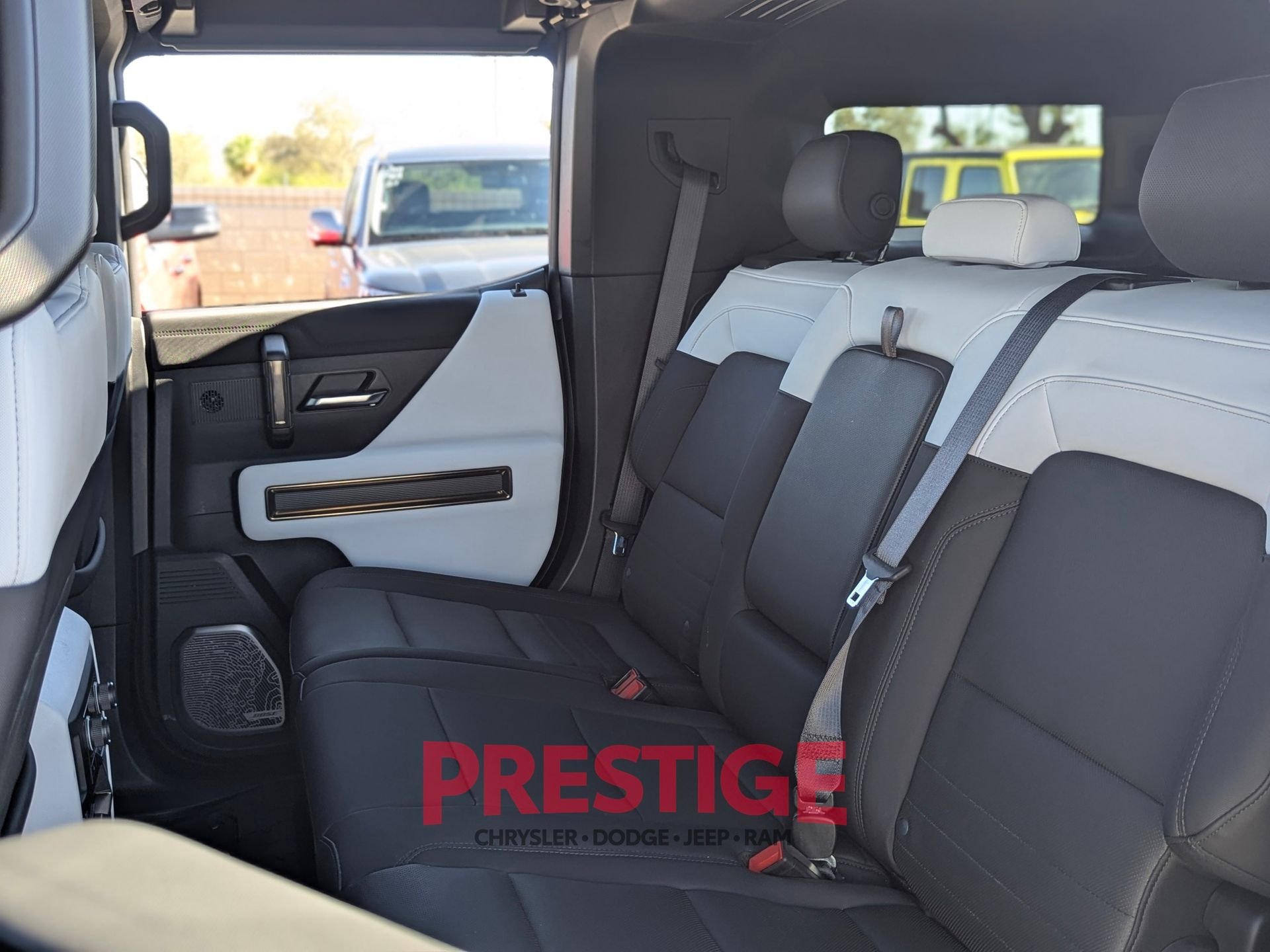 Used 2024 Black GMC 2X image 34