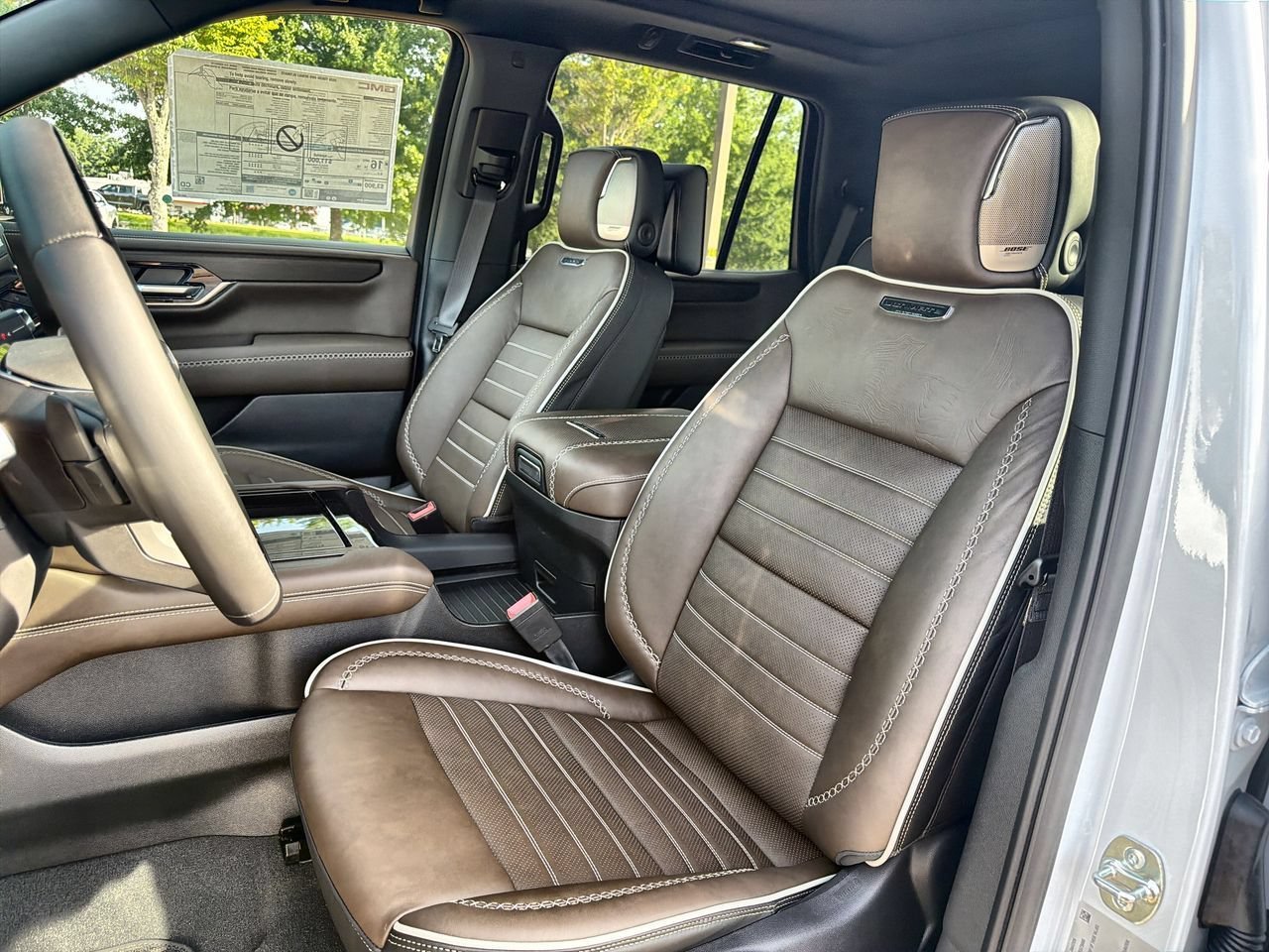 2026 GMC Yukon Denali Ultimate - Photo 16
